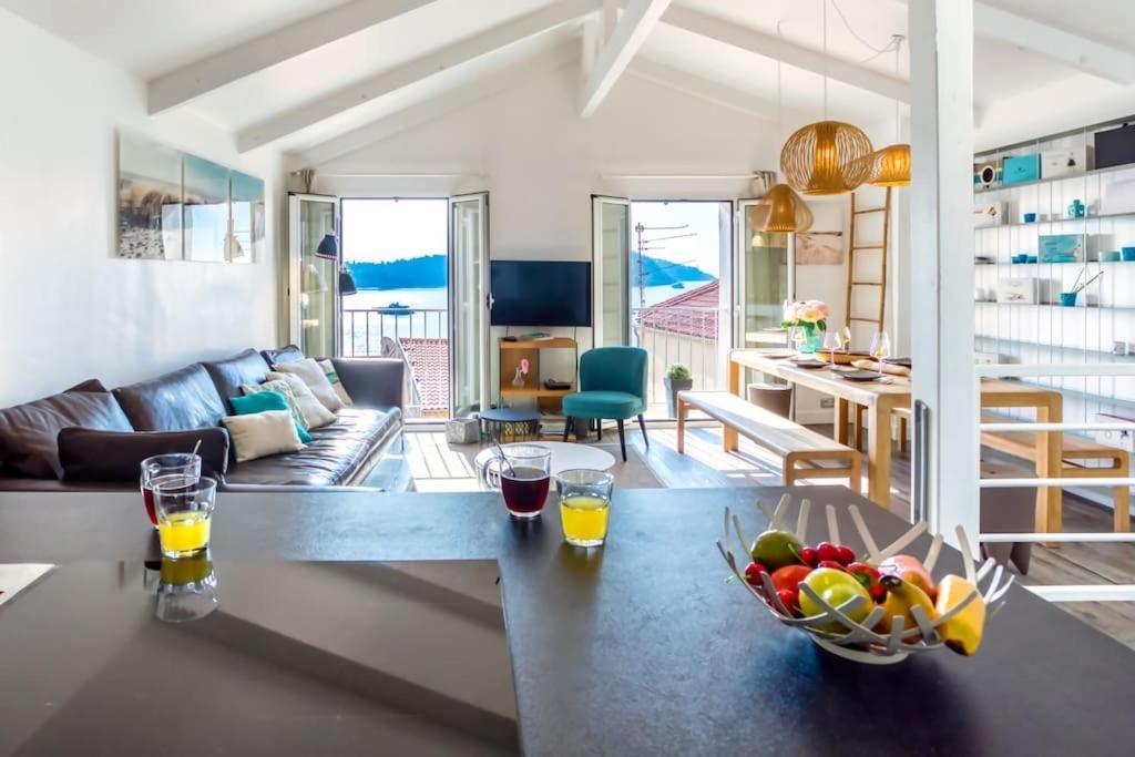 #40 Bright Sea View Suite For 6 2Mins Walk Port & Sea Villefranche-sur-Mer Zewnętrze zdjęcie