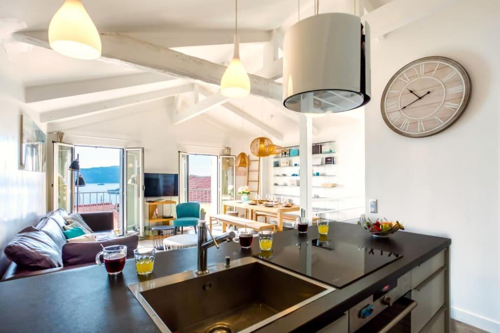 #40 Bright Sea View Suite For 6 2Mins Walk Port & Sea Villefranche-sur-Mer Zewnętrze zdjęcie